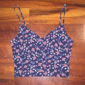 xs holister crop top